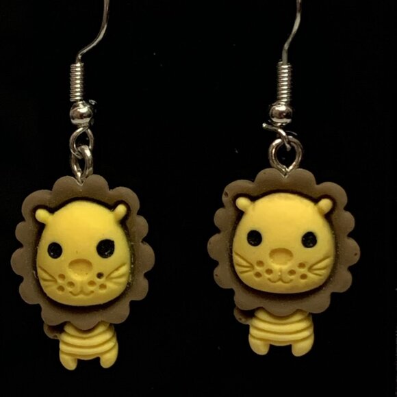 Lion Earring, Gift Idea, Silly Earrings, Safari Earring, Animal Earring, Africa - Picture 1 of 5